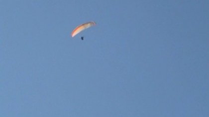 Theo paragliding acro