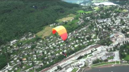 Dropping speedrider from tripple tandem paraglider