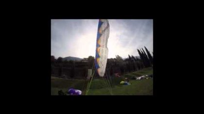 Twisted tricks in Garda, nice soaring in Toscana - Acro Paraglinding